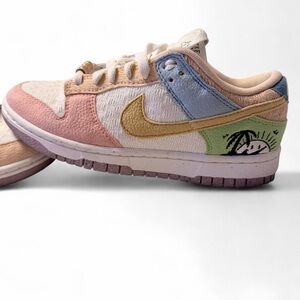 Colorful women’s dunk low